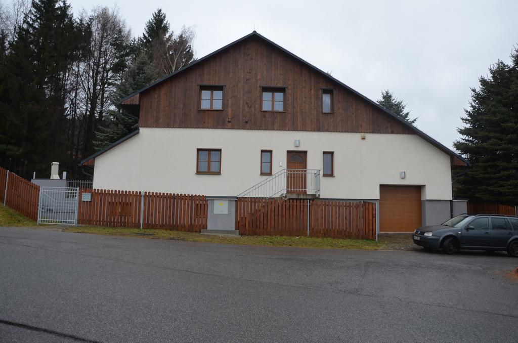 Haus Tolstejn Apartment Jiřetín pod Jedlovou Екстериор снимка