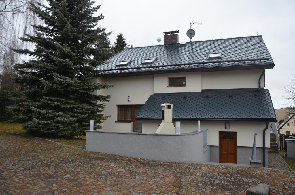 Haus Tolstejn Apartment Jiřetín pod Jedlovou Екстериор снимка